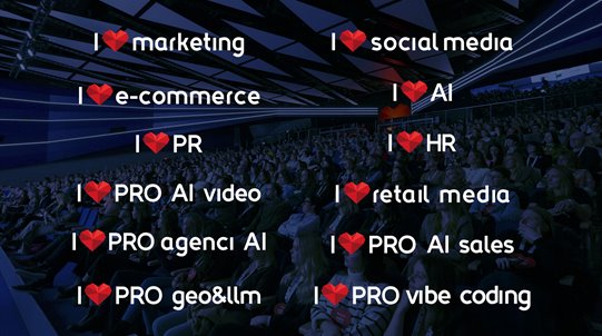 Nazwy dwunastu ścieżek tematycznych #ilovemkt na tle pełnej widowni konferencji